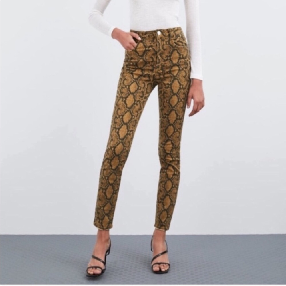 NWT Zara Snakeskin Jeans